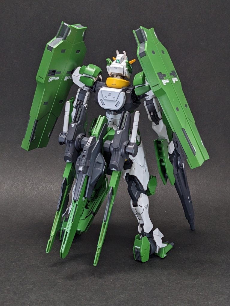 バックパックは形状を改造してビットステイヴの接続方法を変更。ケルディムやサバーニャを参考に腰部に移動させました