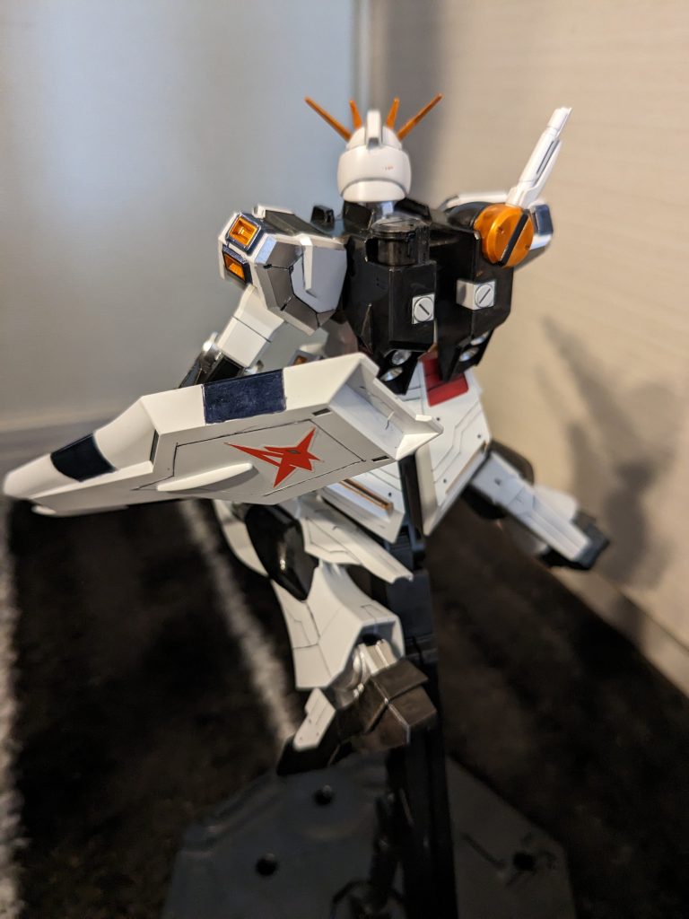 シールドはこんな感じロゴがイケメンフィンファンネル無いのちょっと寂しいなぁ