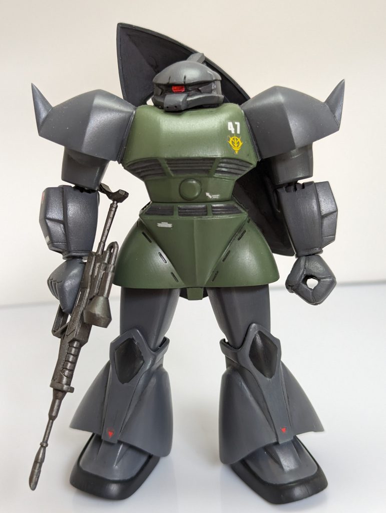 股関節はアルミ線接続です。八の字立ちできるようになりましたが足首は無改造なので接地少々不安定です。