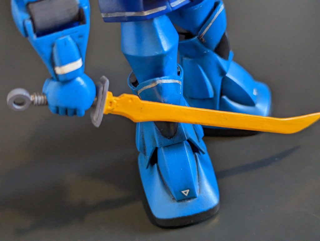 ヒートソード欲しかったのですが武器セットが手に入らず、30mm武器セットより似た感じの物を少しいじって持たせました。