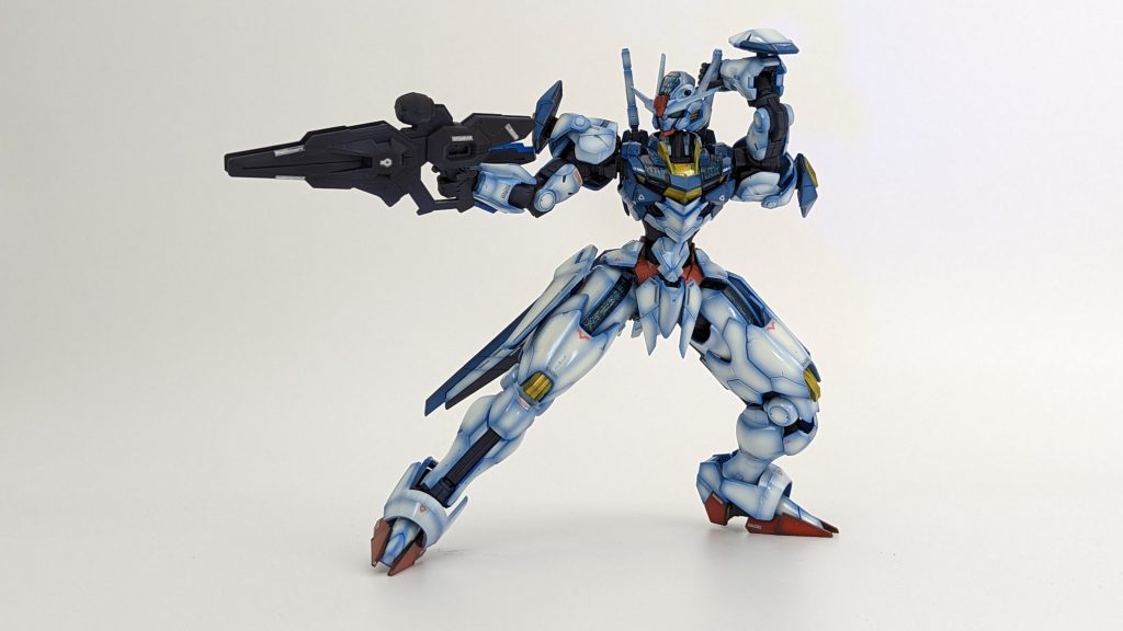 パーメットスコアをギンギンにキメる、つまり標準の赤色ではなく青~銀白色?のシェルユニットになるよう軽く塗装し直してあります。やり方は他の人が散々語ってると思うので、ココでは割愛。