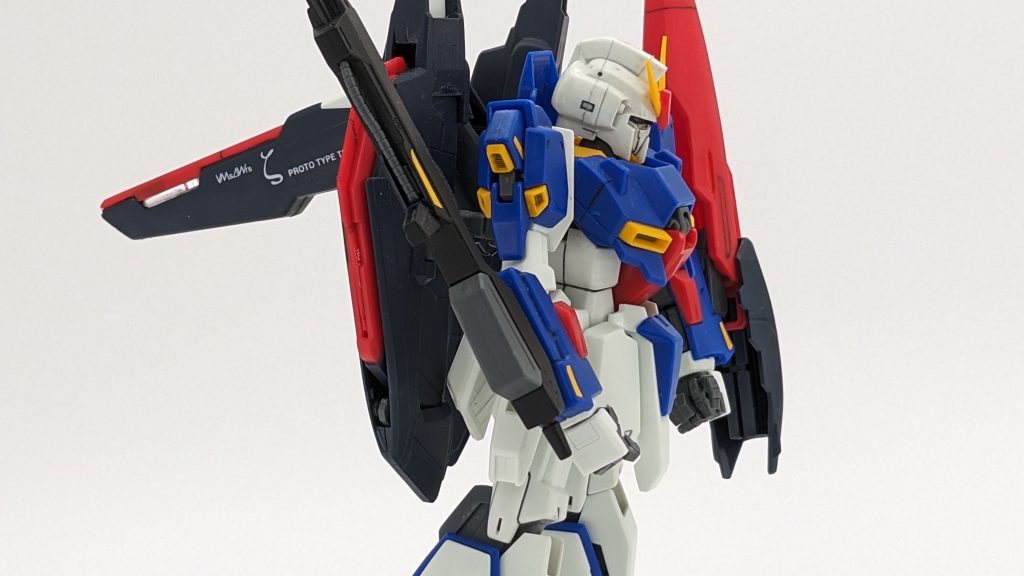 いうて当時は全部の合わせ目消しはデキなかった（面倒な位置にある等）けど、全部組み上げてクリア（つや消し）を筆塗りして立たせてみると達成感はありました。大好きな創造物の立体化したモノが眼の前に出てきたら、そりゃぁね。当時は「このぐらいの造形でも満足感高い」かったんですよね…バンナムの技術革新恐るべしといったトコなんですが。