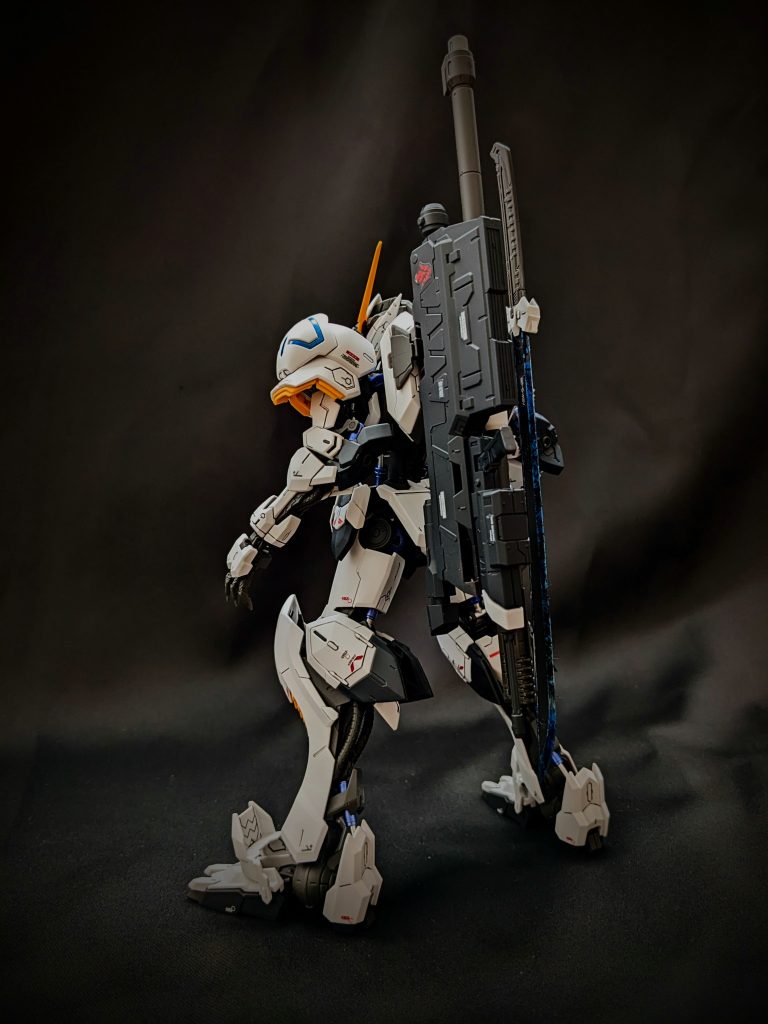 外装の一部と滑腔砲をジャーマングレーで塗装。