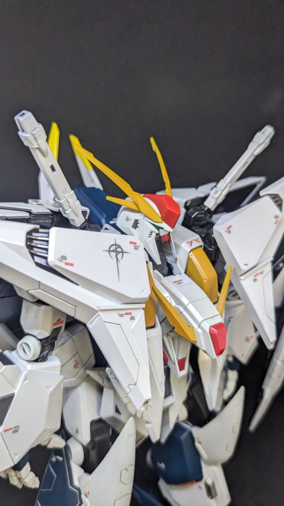 何気に好きなアングル。目元はレジンクリアでボリュームを追加。他部分もプラ棒やプラバンで少しだけ追加しました。