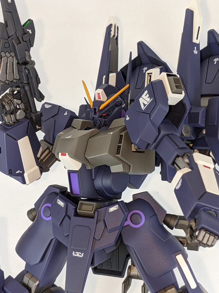HGにしてはパーツが多く見栄えがあり、全塗装しましたが素組みでも十分にカッコいい機体でした。最後までご覧頂きありがとうございました。