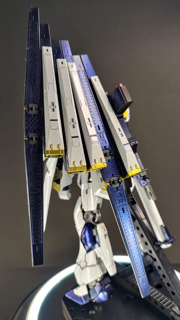 バックショット 紺色っぽい偏光パール塗装がお気に入り デカールはうるさくならないよう控え目です