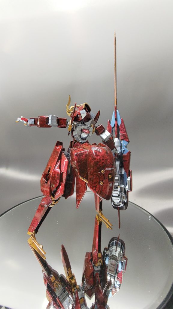 下処理⇒黒サフ⇒ラップ塗装⇒クリアレッド⇒1回目クリアー⇒ペーパー掛け⇒洗浄⇒仕上げクリアー⇒ペーパー掛け⇒コンパウンド⇒墨入れ⇒艶出し剤と時間がかかりました。