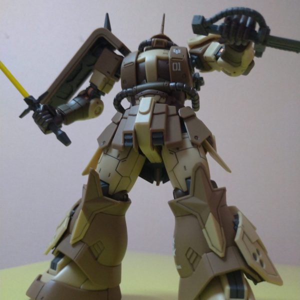 迷彩がなくてもザク