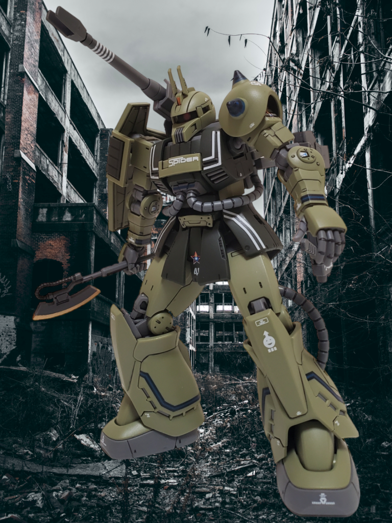 ヒートホーク装備MSD的アレンジがされていますが、個人的に大好きなザクですので完成させる事ができて良かったです。水転写デカール化は効果的ではありましたが、私の力量では厳しいのでなるべくしたくないなぁと、色々勉強になった今回の製作でした。