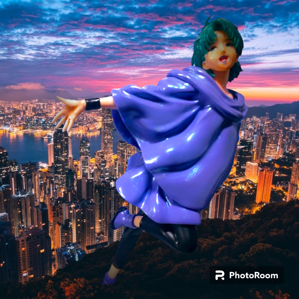 こちらはフォウ・ムラサメさんと香港シティの夜景です。旧キットのサイコガンダムを挿入したら?怪獣映画のようになってしまってあわてて削除したのはナイショです😁