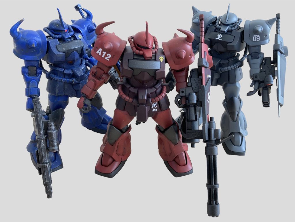 過去作のシャアカラーとランバラルカラーと。今回ので3体目の作製です。