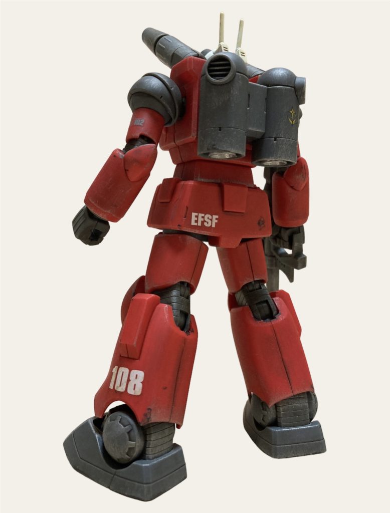 バックパック付近はまぉまぁ良い感じに出来たと思います。いつもはエアブラシでの全塗装ですが、成型色仕上げも良いですね🙆