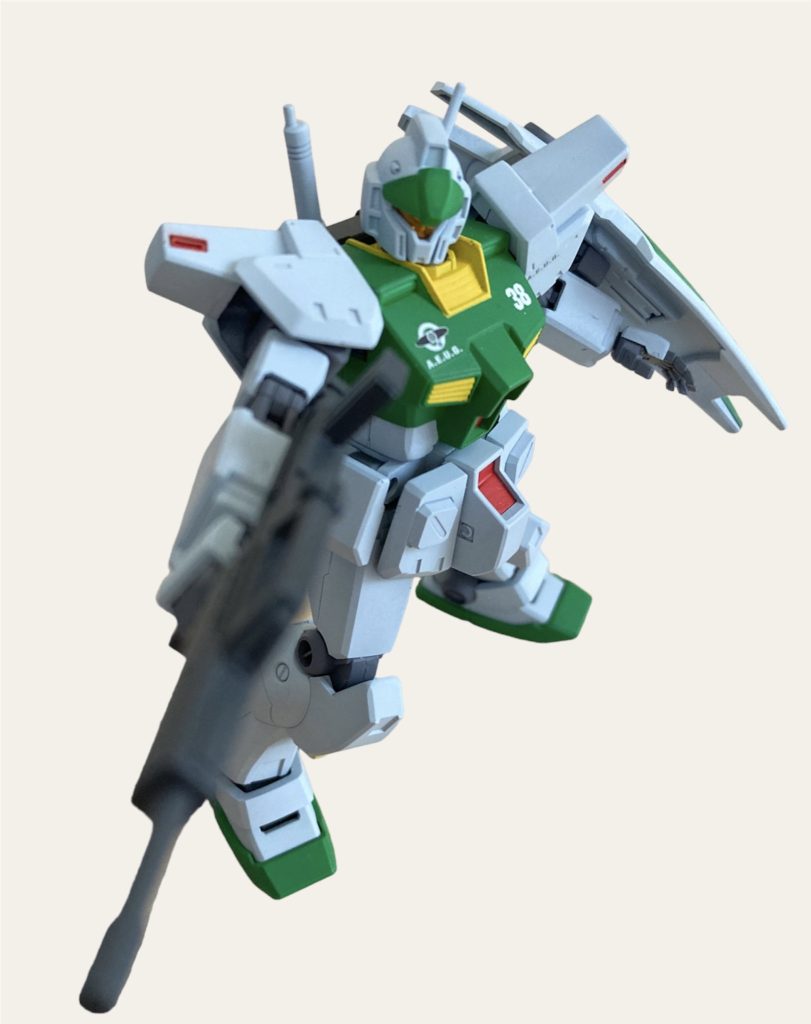 写真が上手くないですがカッコイイです！キットに付属のマシンガン持たせにくいのでマガジン位置を上部に移設してます