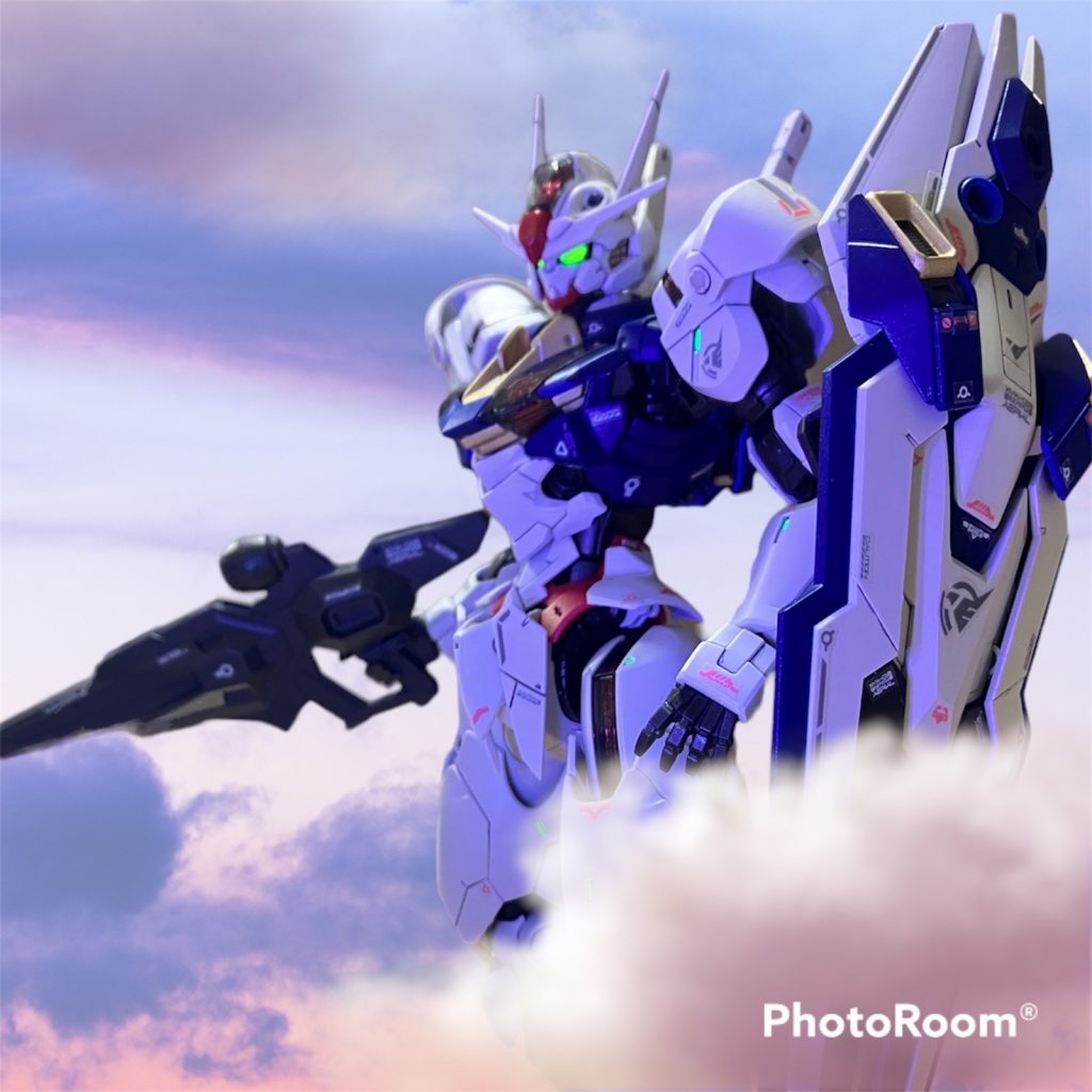 蛍光塗料も大活躍。ブラックライトで光ります。