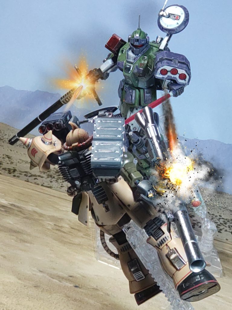 「くらえ!」ザクDのミサイルポッドがジムSCのロングレンジビームライフルを捉える!「やるな!だが射撃後が疎かだ!!」ジムSCのミサイルランチャーもザクDのバズーカを捉えるのだった