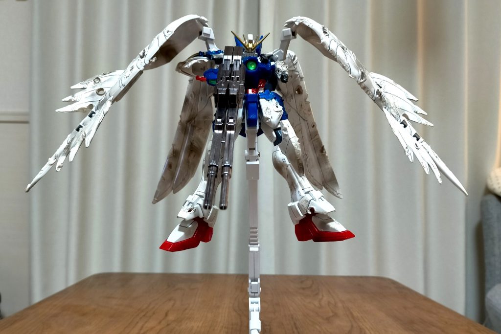 「確認する・・・シェルターシールドは張っているな！」