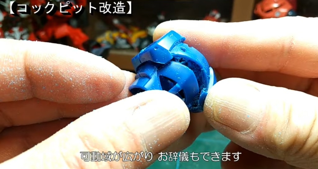 コックピットは上部を切り離し、スライド可動するように改造しました。