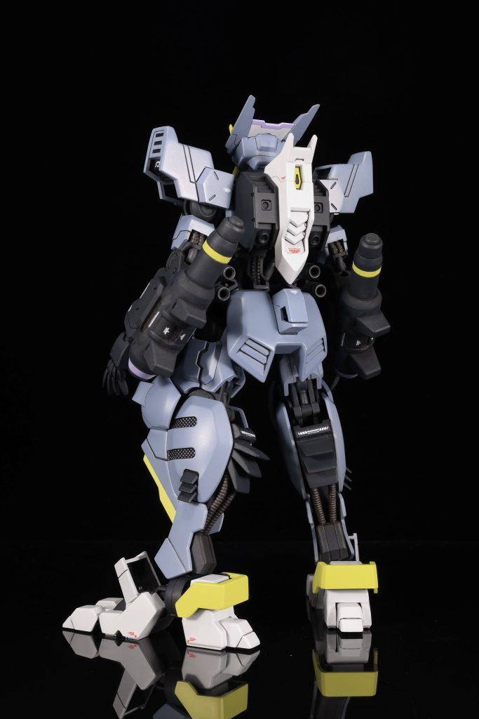 劇中再現を目指して全塗装しました。