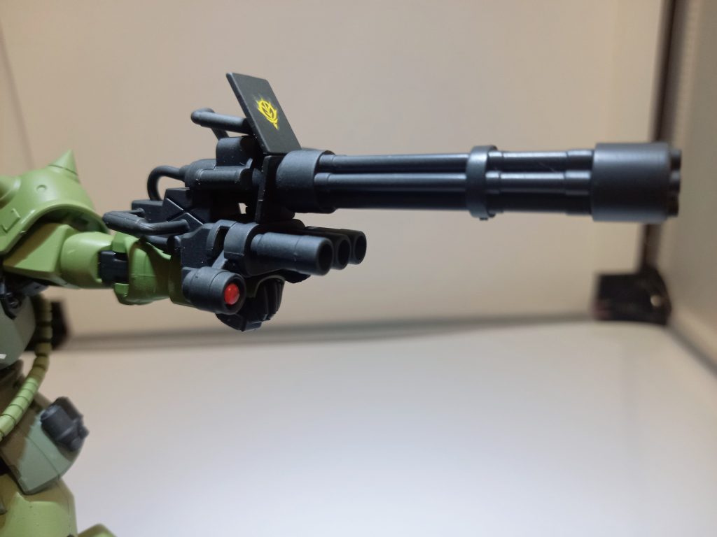 こだわりにこだわり抜いたガトリング。リーオーのドラムマガジンを付け、適当なリード線をつけて機械感をだしました。