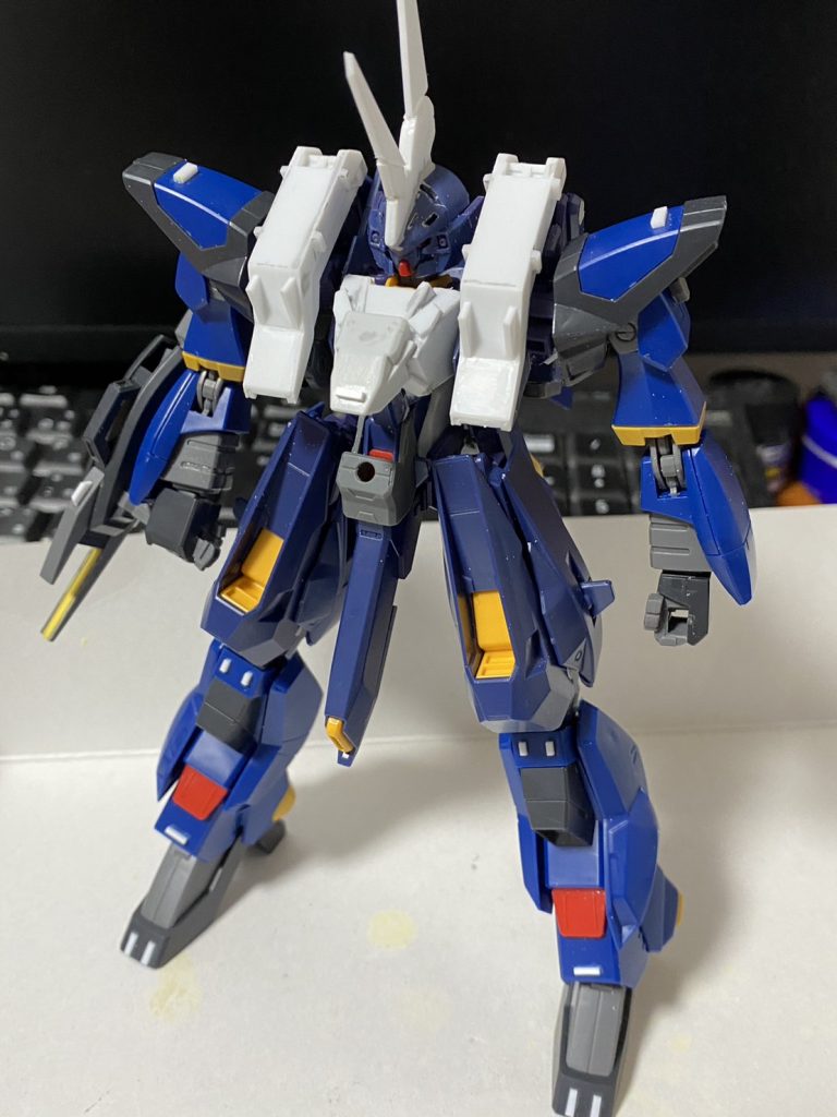 塗装前白いところは大体プラバンです。胸装甲は余剰のウーンドウォート胸パーツに全面にプラバンを張ってそれっぽく作っています。