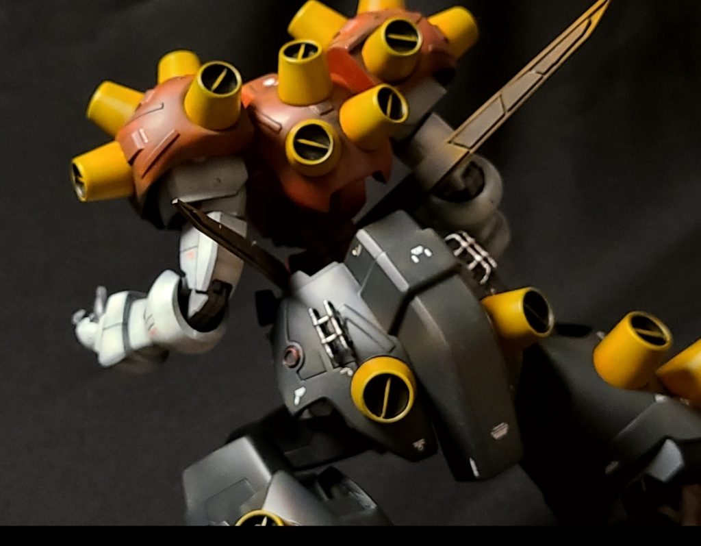 後ろ姿。お尻にガードパイプ調のディテールアップパーツをつけた以外は特にいじってないのですが、でっかいフジツボがいい感じです(←何を言ってるんだ?)