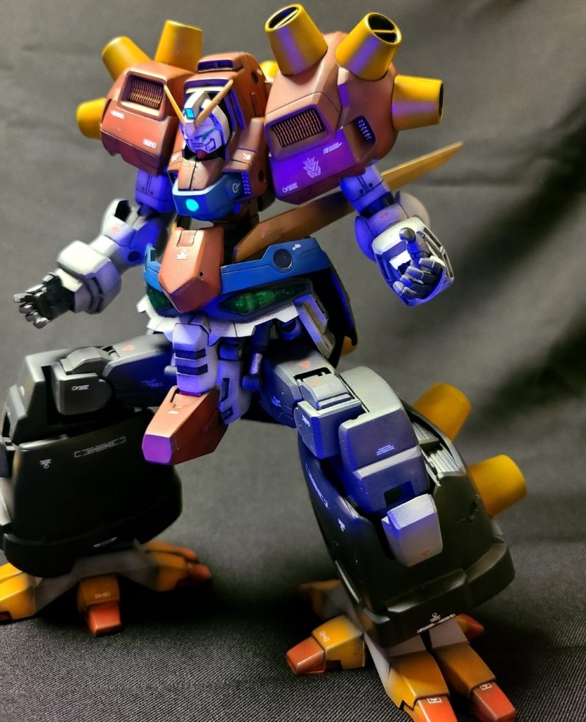 頭部のカメラ、胸のカラータイマー(笑)は、例によって蛍光塗料が塗ってあります。