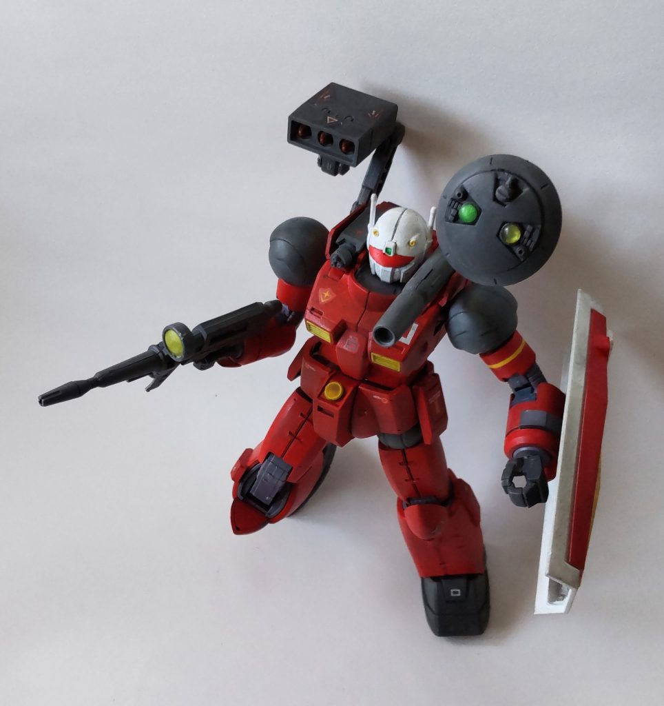 ビームライフル、シールドは前に買ったRX-78のジャンクを使いガンキャノンではあまり見ない組み合わせなので、あえて採用してみました。