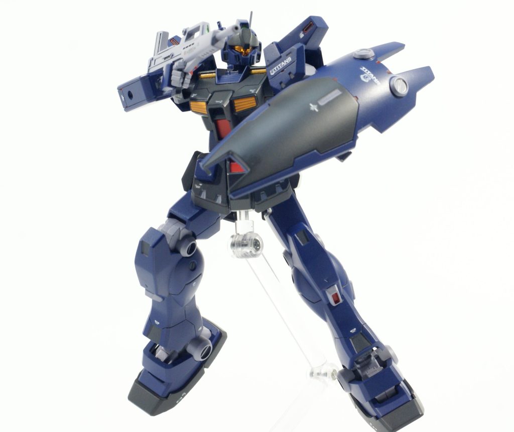 バイザー下にラピーテープに貼ってます。