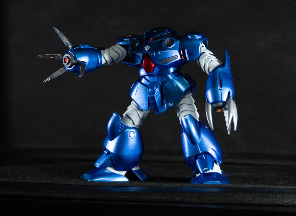 表のジオン軍の紋章も黄色にすればよかったな。。。