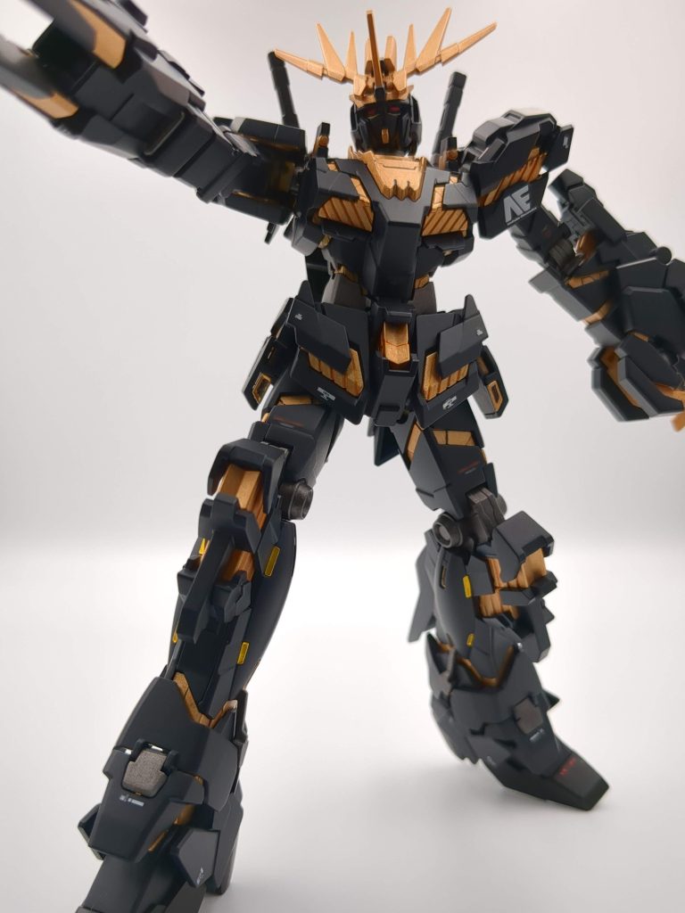 ユニコーンには特に惹かれませんでしたがバンシィは禍々しい感じが魅力的