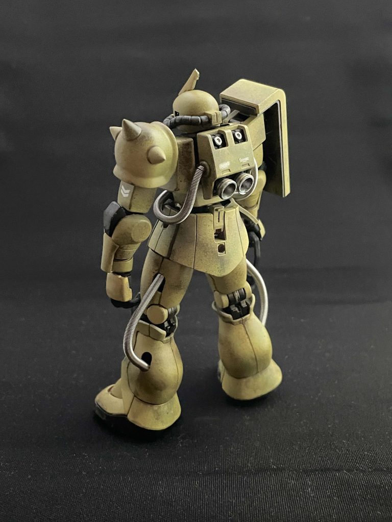 ガンプラHGUC 1/144 MS−06 ザクⅡ オリジナル迷彩塗装 完成品
