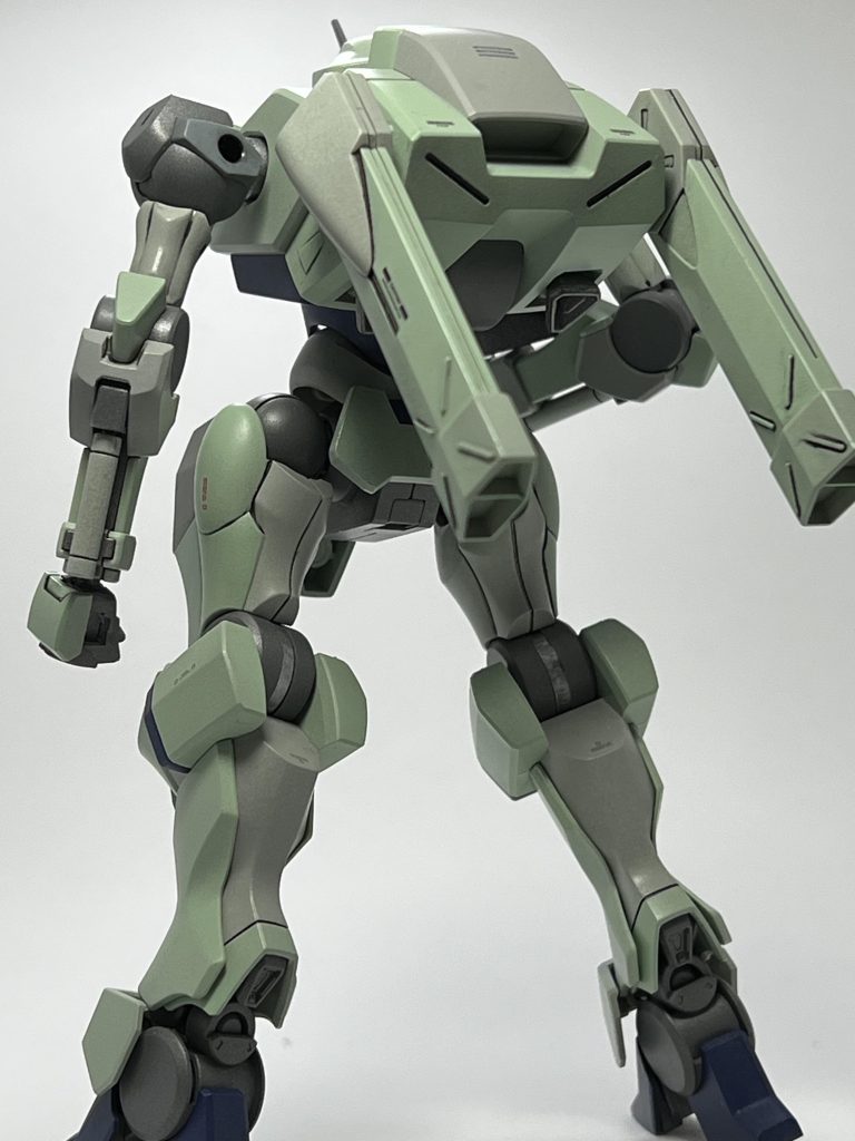 地味な感じになってしまいました。きっと黒とか塗るとカッコいいと思いましたが、まあこれでもカッコ良いから良いか!と思いました。