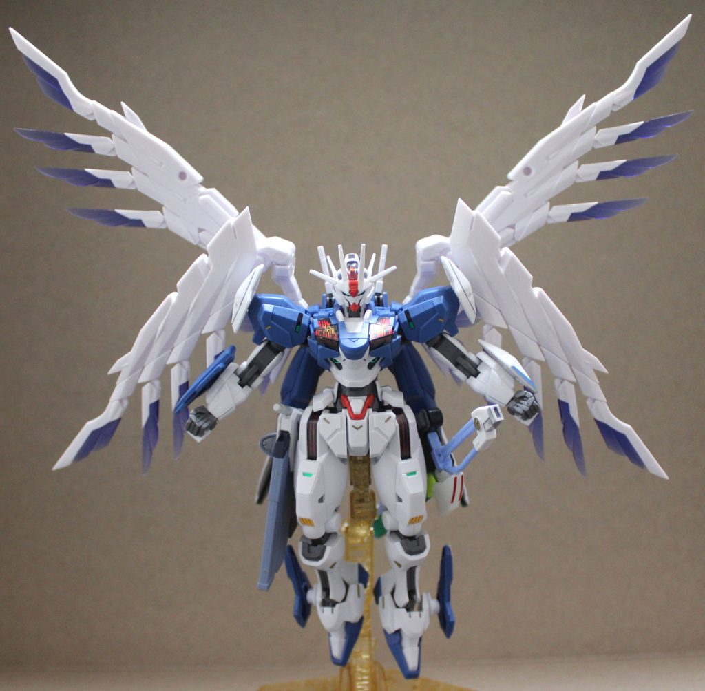 ・エニューオーウィングエッジユニット展開殺戮の女神、降臨。このポージング、めっちゃくちゃ大変だったんですからね？？？それなのにちょっと左右対称っぽく見えないのは僕だけだろうか…？(実はこれ2度くらい回転させております)