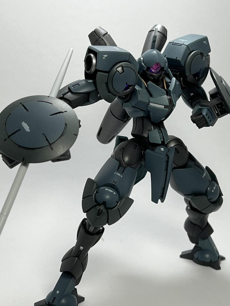 ランスの構造も独特でこの機体ならではのカッコよさがありますね。