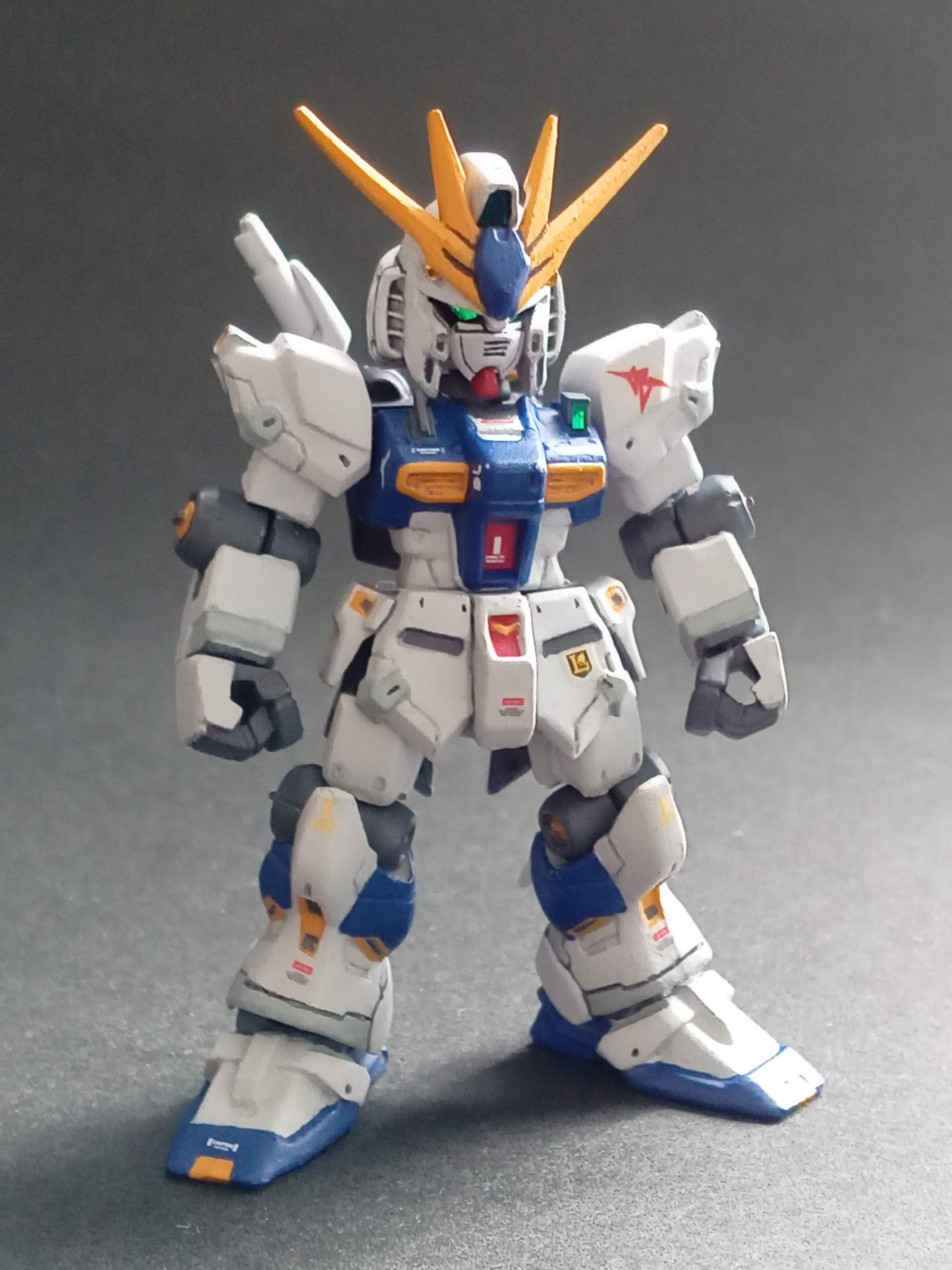 モビルスーツアンサンブル・νガンダムリペイント｜マッドさんさんのガンプラ作品｜GUNSTA（ガンスタ）