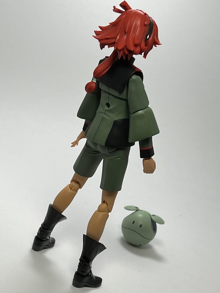 ハロも耳が稼働するのが楽しいですし、ハロを載せる専用の手もありました。どこかに行ってしまって見つかりませんでした。