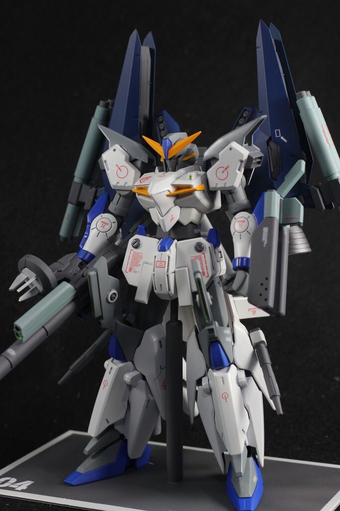 主武器のビームカノンはテルティウムアームズのロングビームライフルをベースにバレル、センサー部をスクラッチまた、テルティウム、テルティウム・アームズに無い武装は全てスクラッチしています