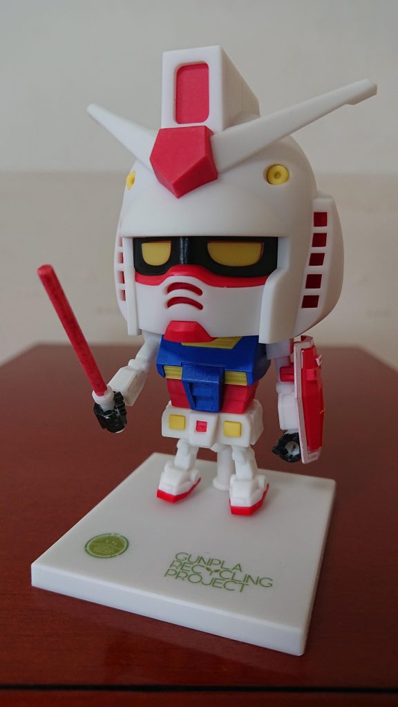 ポーズをパッケージっぽく☀️