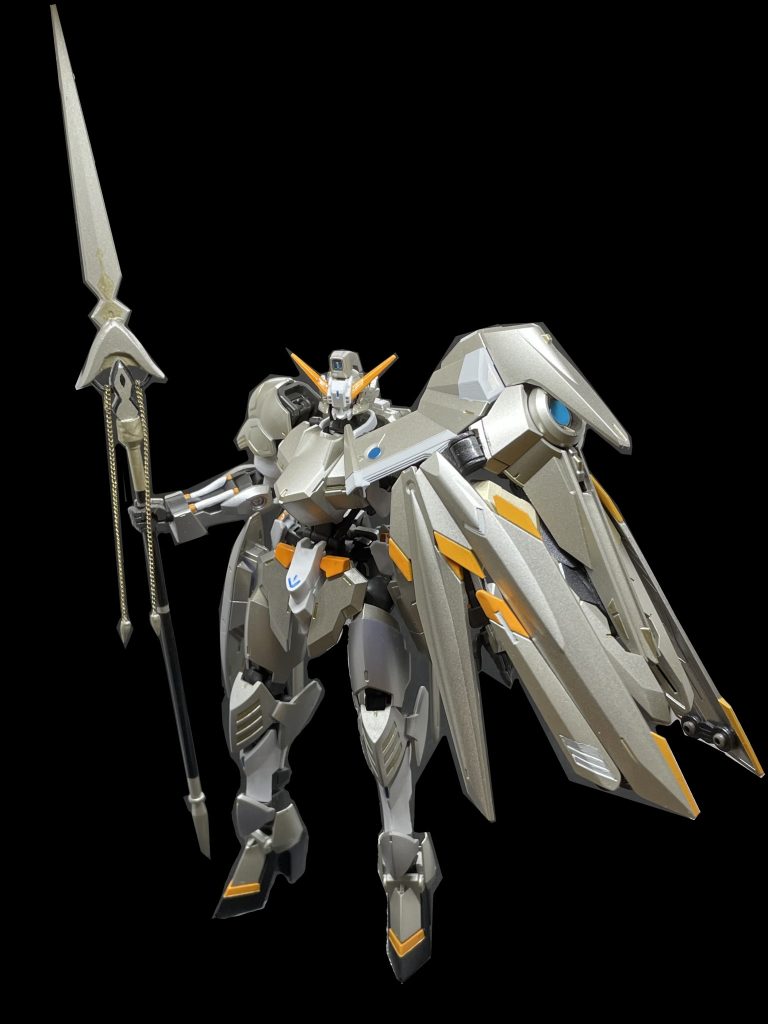 機体名:ガンダム・パーシヴァルAd.(アドベント) ある神殿の最奥で見つかったガンダム・フレームとヴァルキリア・フレームの両方が使われている異色のMS。聖槍:ロンギヌス ビーム兵器等の粒子を誘導・吸収し、鎖部から放出するという機能が付けられてている、対エネルギー兵器。