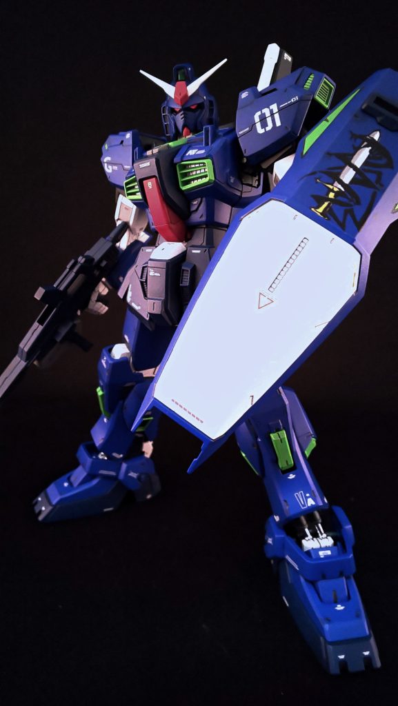 圧倒的画像の少なさッ!!以上MK-Ⅱでした。こちらは汚さずとにかく綺麗に塗装しました。半艶仕上げです。シールドの蛇+剣マークが一番大変でした。デカールを自作する能力が無いので手描き🖊️ヴァースキって誰?このMK-Ⅱは何?って方は漫画「ジョニー=ライデンの帰還」を是非!今更すぎる(^q^)