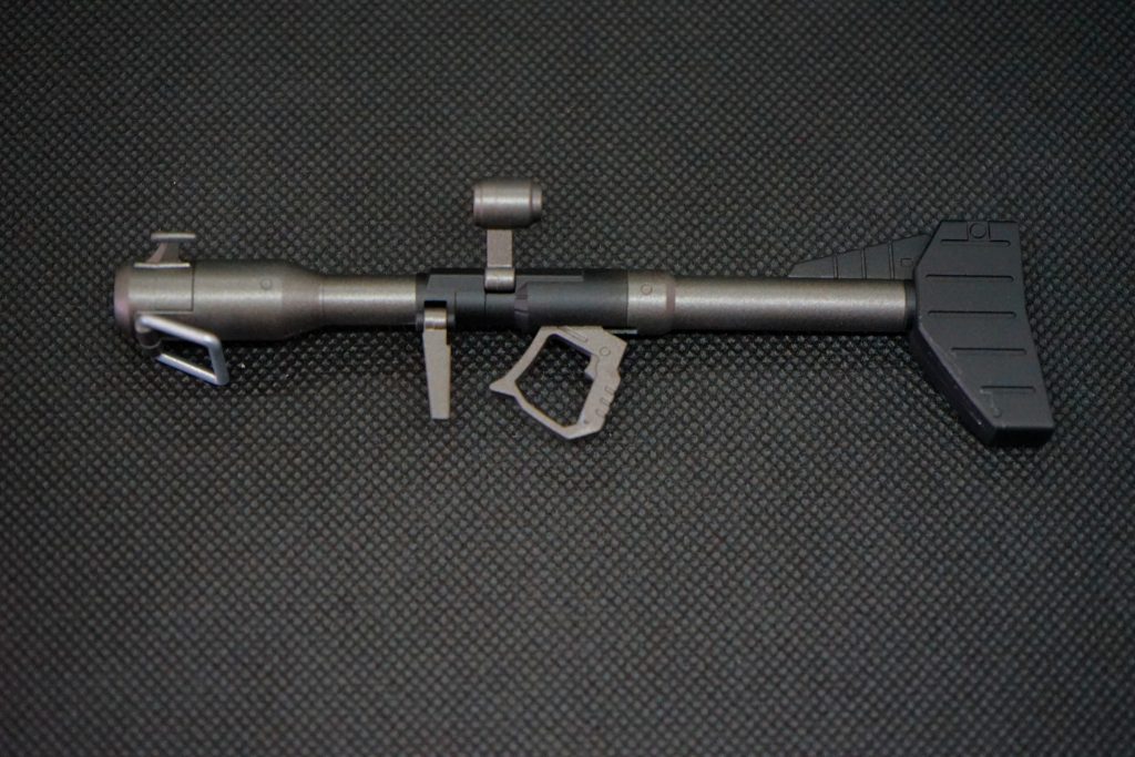 ジャイアント・バズマスキングテープを使用して、塗り分けを行っています。 