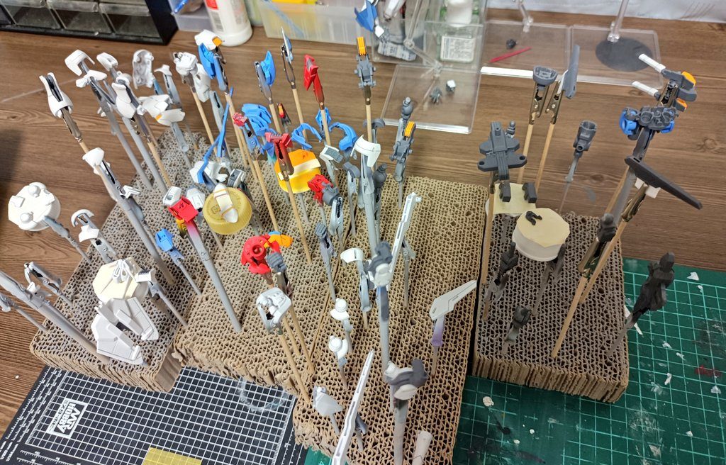 光沢クリアーを吹いて墨入れして仕上げにつや消しを吹いて終わりです!