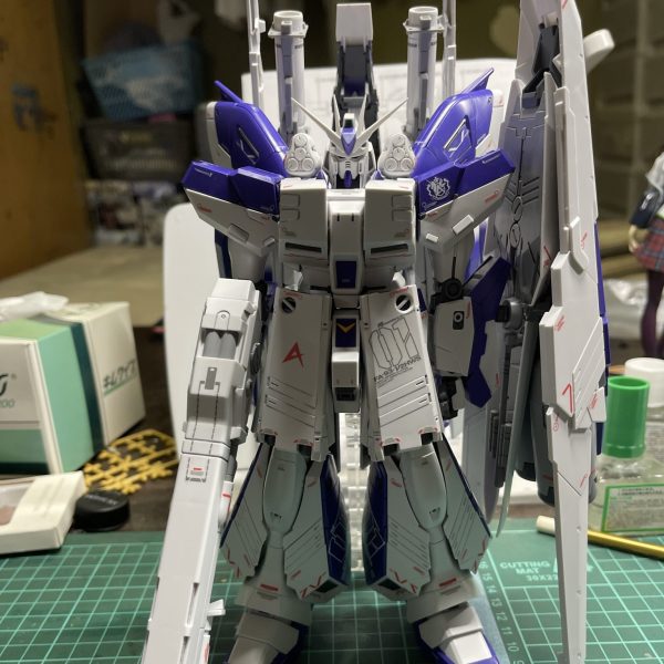少し盛りすぎたHI-νガンダム