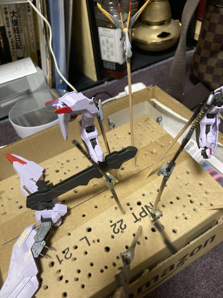 細かい所は部分塗装、筆塗りで行いました