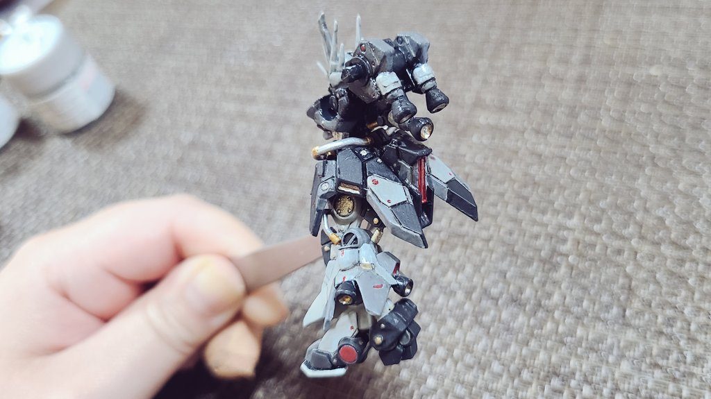 塗りながら乾いたらすぐに組んでしまう。。。w