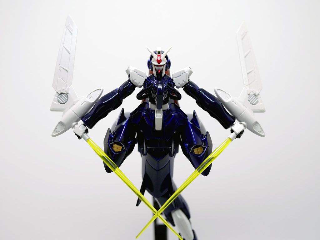 ダハックの腰パイプ（？）を胸に持ってきて、スキューバのボンベを背負っているようなイメージで見立てました。