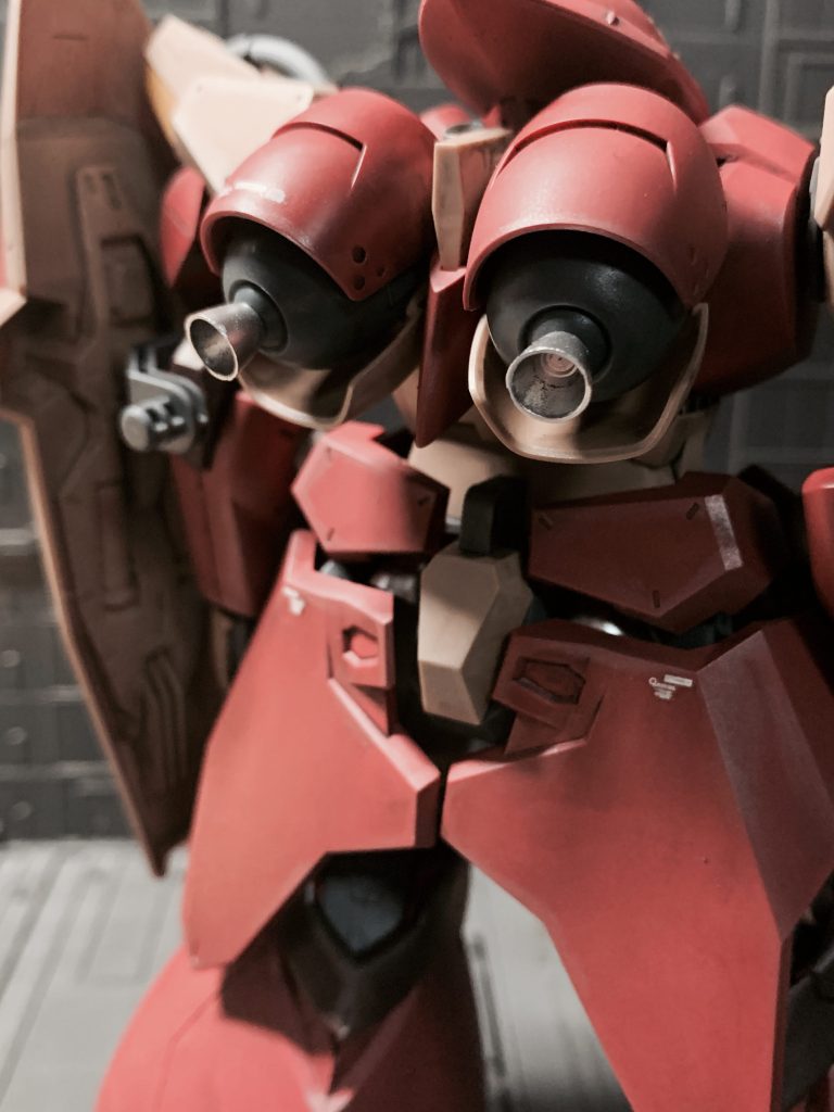 バーニアノズルをシルバーで塗装しています。