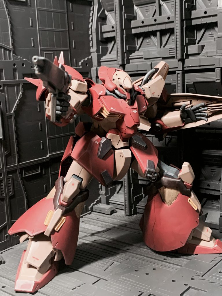 ロングビームライフル。機体自身が大きいのでライフルがすごく小さく見えます。なお、設定色とは異なりますが、少し色分けしています。