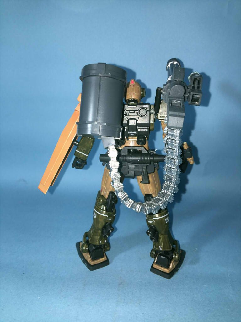 真後ろ
