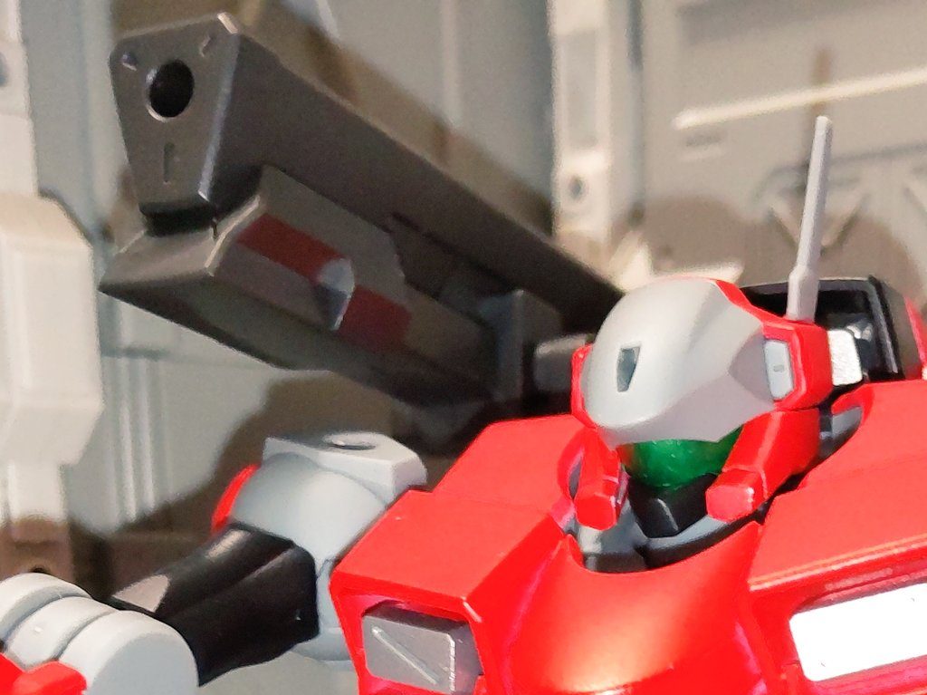 バックパック右にビームキャノンを装備